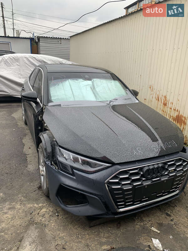 Седан Audi A3 2022 в 