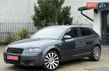Хэтчбек Audi A3 2004 в 