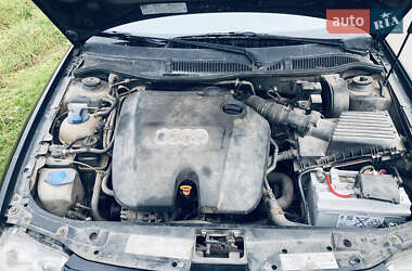Хэтчбек Audi A3 2002 в 
