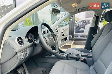 Хэтчбек Audi A3 2013 в 