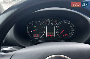 Хэтчбек Audi A3 2002 в 