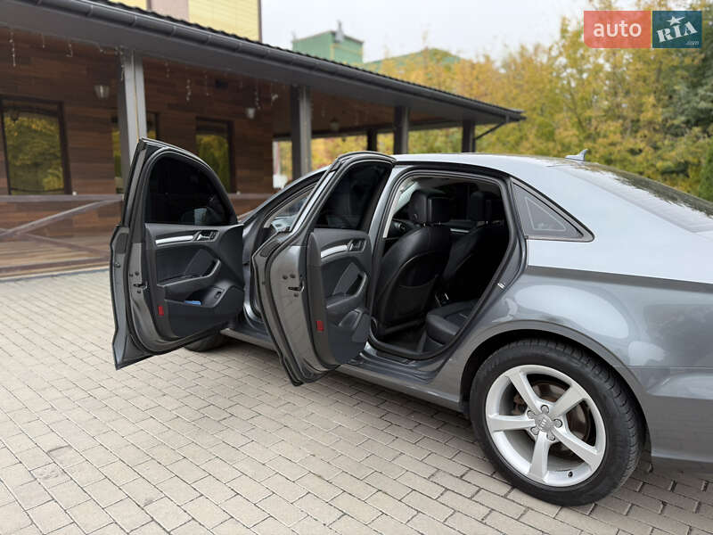 Седан Audi A3 2015 в Ровно