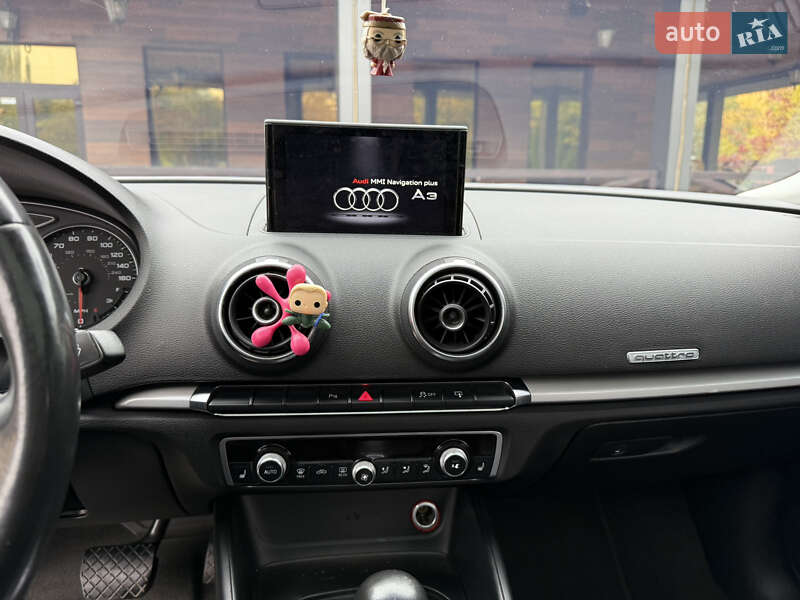 Седан Audi A3 2015 в Ровно