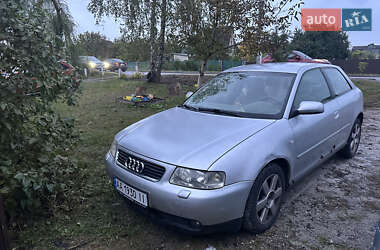 Хэтчбек Audi A3 2001 в 