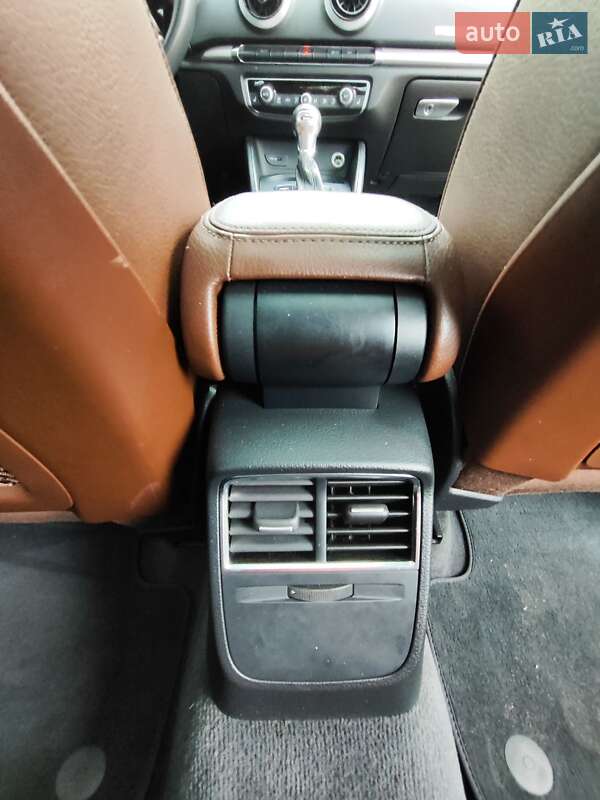 Седан Audi A3 2018 в Киеве