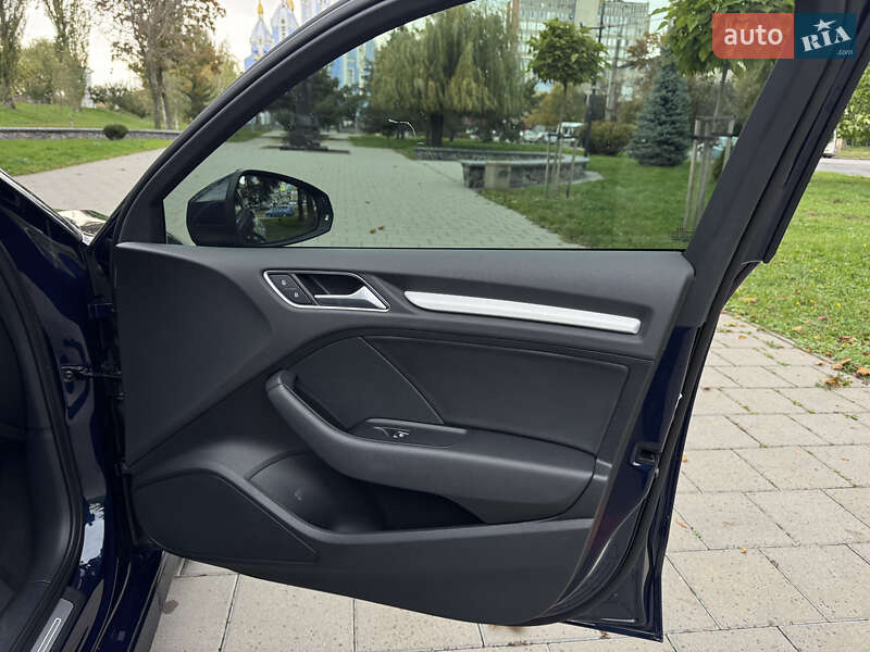 Седан Audi A3 2016 в Вінниці