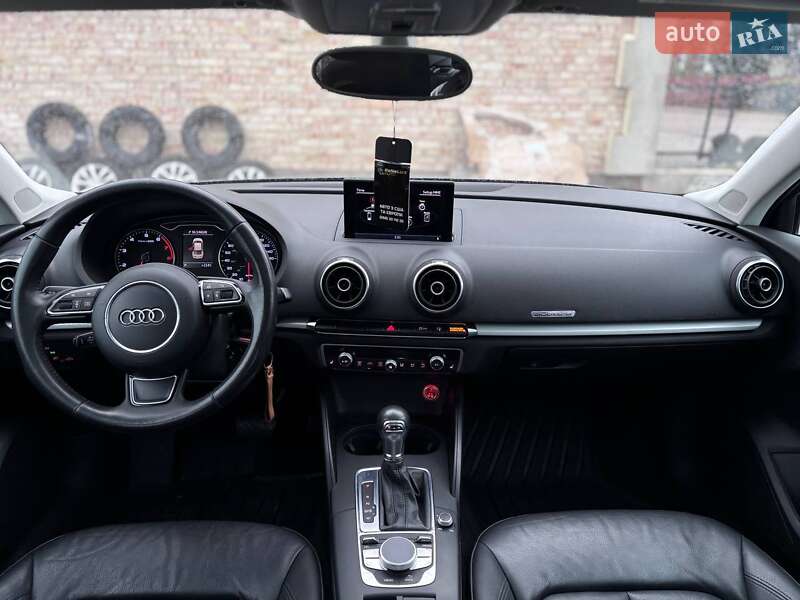 Седан Audi A3 2015 в Коломиї