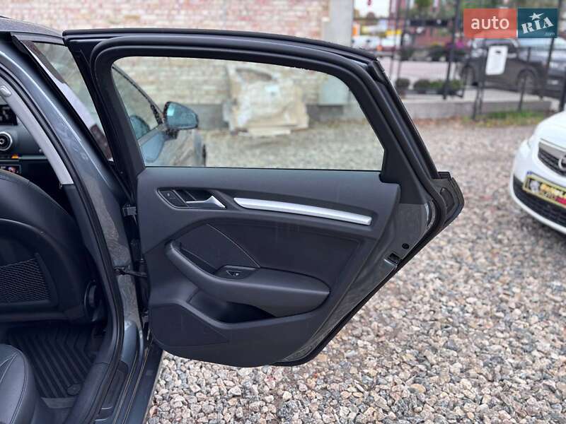 Седан Audi A3 2015 в Коломиї