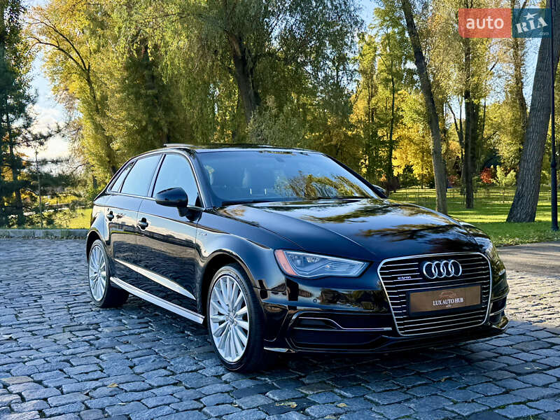 Хетчбек Audi A3 2016 в Києві