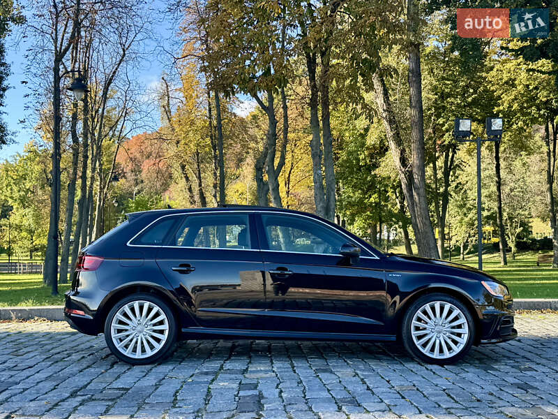 Хетчбек Audi A3 2016 в Києві
