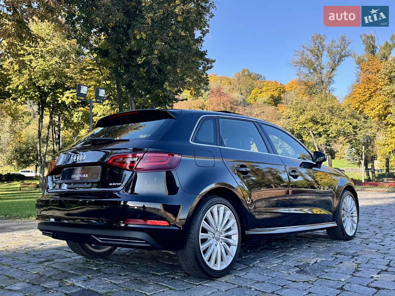 Хетчбек Audi A3 2016 в Києві