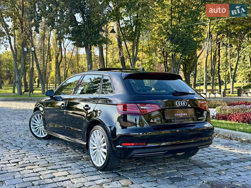 Хетчбек Audi A3 2016 в Києві