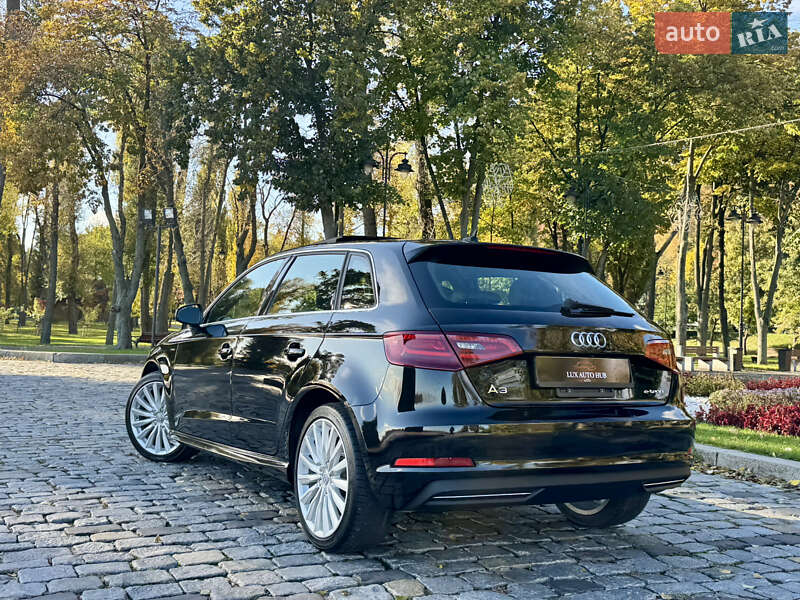 Хетчбек Audi A3 2016 в Києві