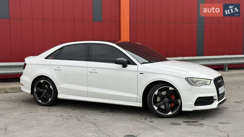 Седан Audi A3 2016 в Киеве