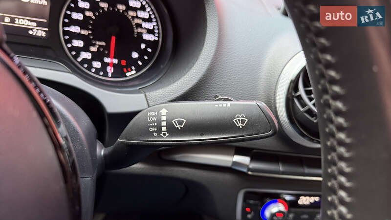 Седан Audi A3 2016 в Киеве