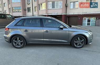 Хетчбек Audi A3 2016 в 