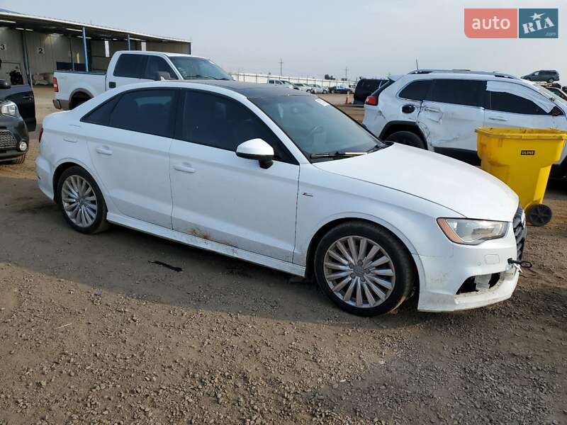 Седан Audi A3 2016 в Луцке