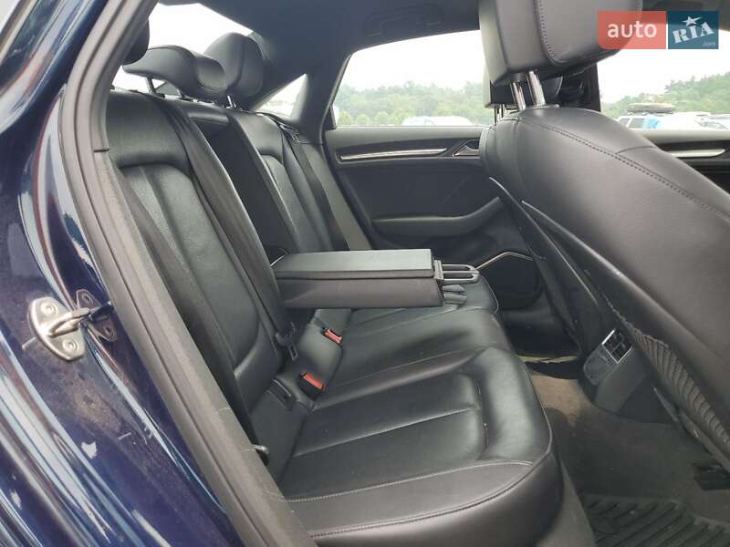 Седан Audi A3 2018 в Луцьку