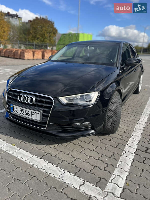 Седан Audi A3 2014 в Ивано-Франковске