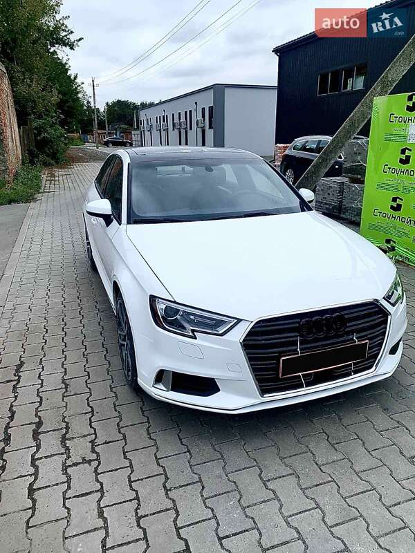 Седан Audi A3 2017 в 