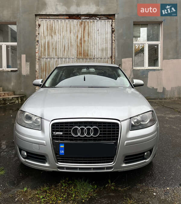 Хэтчбек Audi A3 2006 в 