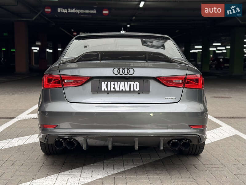 Седан Audi A3 2016 в Киеве