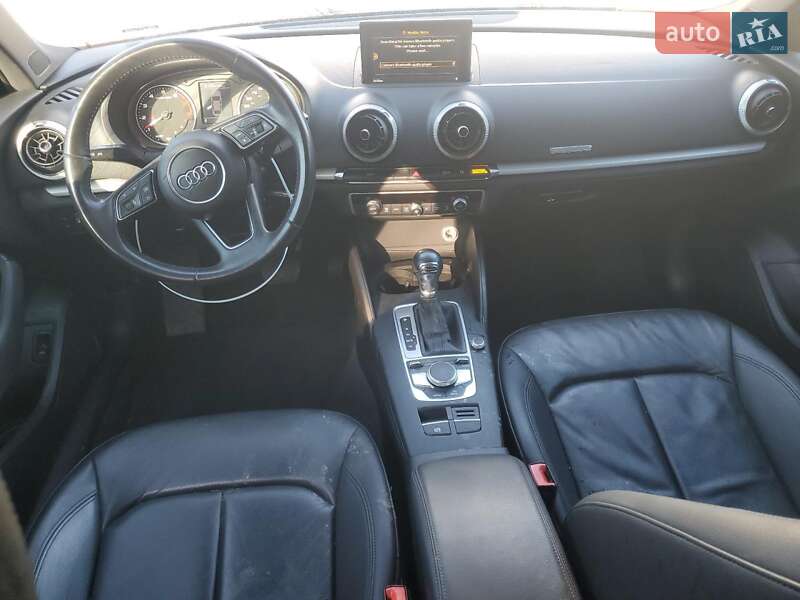 Седан Audi A3 2017 в Киеве