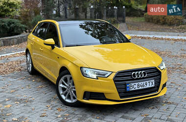 Хэтчбек Audi A3 2016 в 