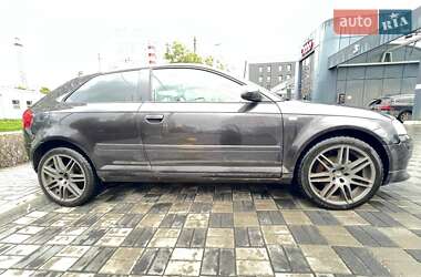 Хэтчбек Audi A3 2003 в 