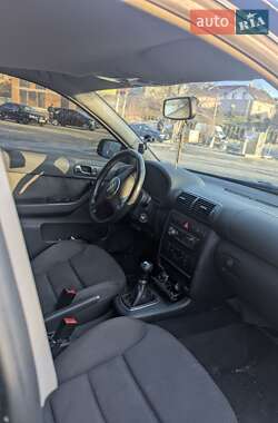 Хэтчбек Audi A3 2001 в 
