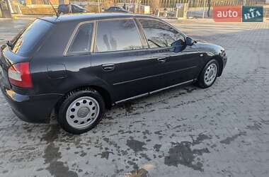 Хэтчбек Audi A3 2001 в 