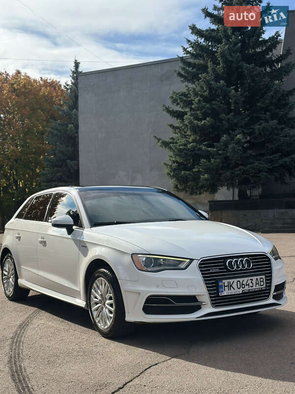 Хетчбек Audi A3 2016 в Рівному