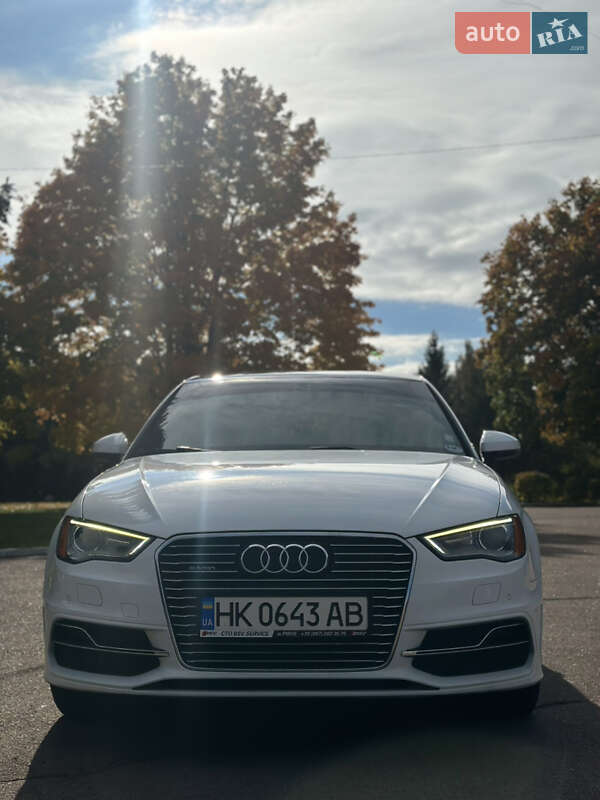 Хетчбек Audi A3 2016 в Рівному