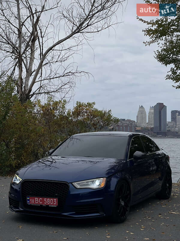 Седан Audi A3 2014 в Дніпрі