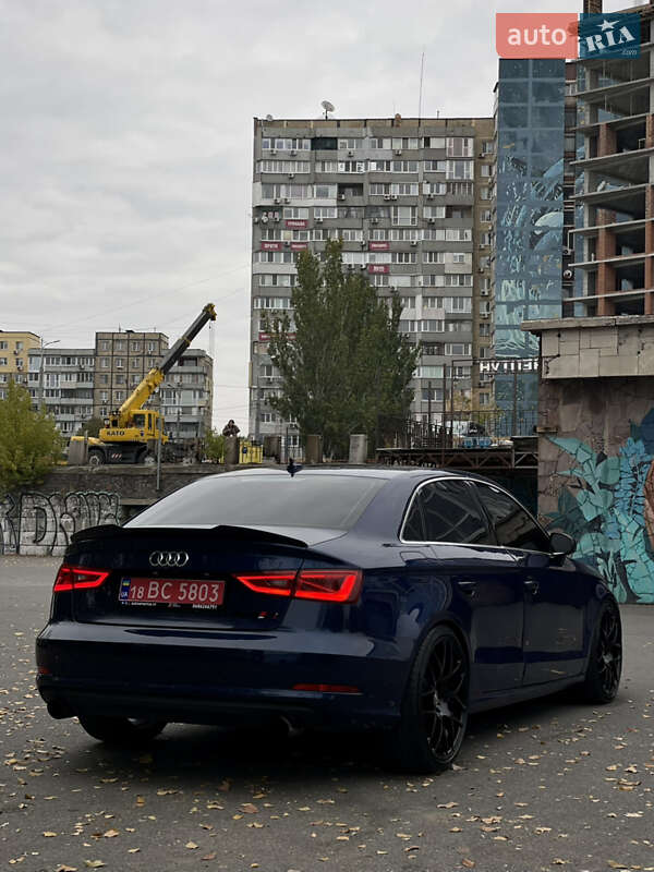 Седан Audi A3 2014 в Дніпрі