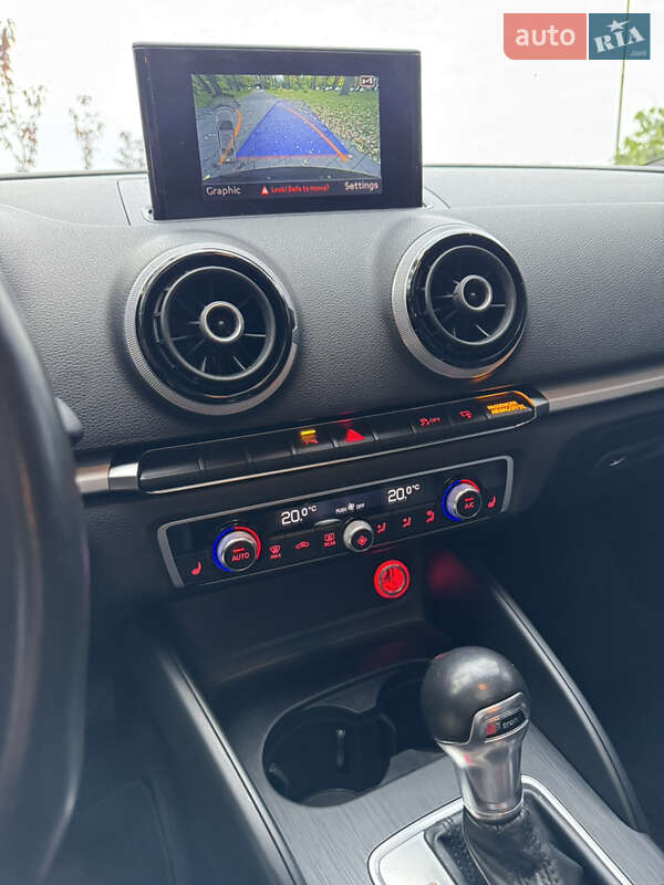 Седан Audi A3 2015 в Киеве