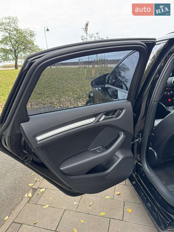 Седан Audi A3 2015 в Киеве