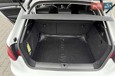 Хетчбек Audi A3 2015 в 