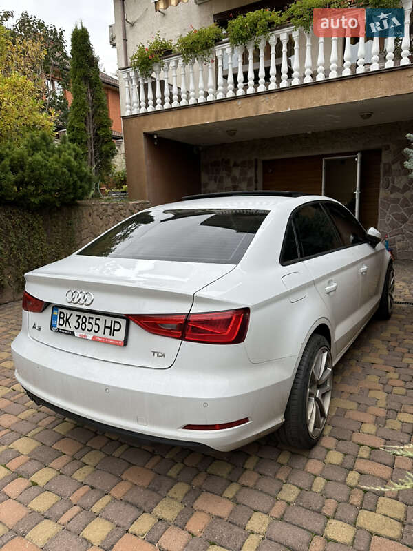 Седан Audi A3 2016 в Ровно