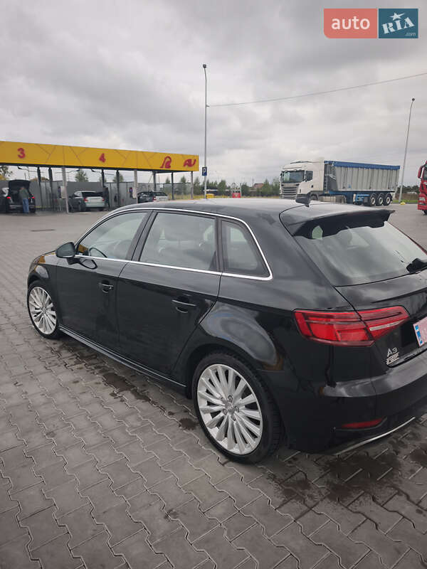 Хэтчбек Audi A3 2017 в Луцке