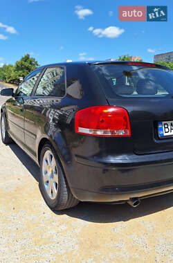 Хетчбек Audi A3 2004 в  фото 5 Хетчбек Audi A3 2004 в