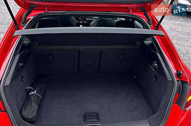 Хетчбек Audi A3 2015 в 