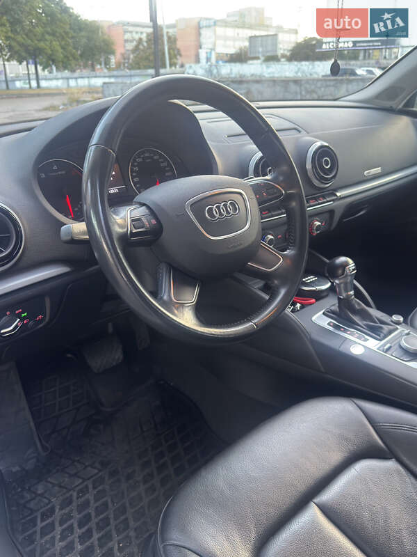 Седан Audi A3 2016 в Днепре