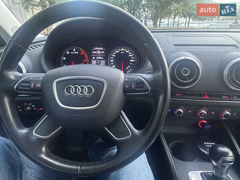 Седан Audi A3 2016 в Днепре