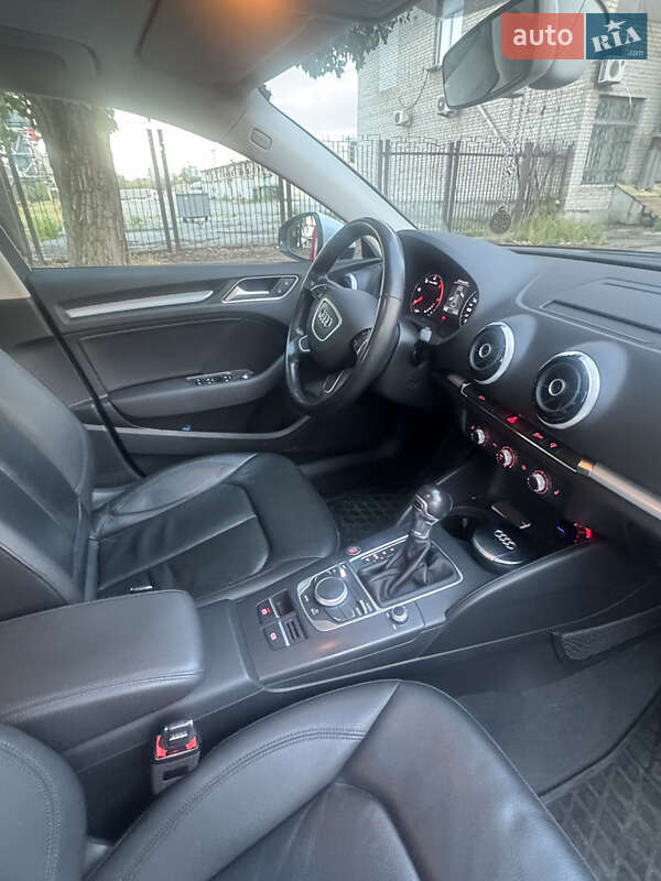 Седан Audi A3 2016 в Днепре