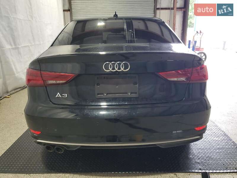 Седан Audi A3 2017 в Львові