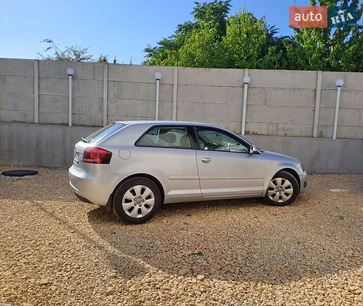 Хэтчбек Audi A3 2011 в Черноморске