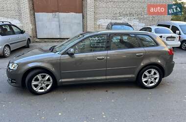 Хетчбек Audi A3 2010 в 