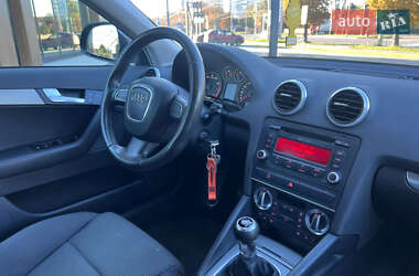 Хетчбек Audi A3 2010 в 