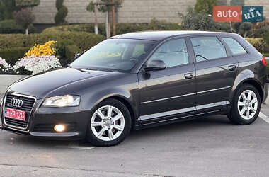 Хэтчбек Audi A3 2010 в 